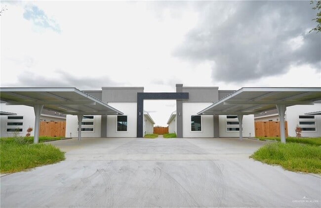 Building Photo - 1702 Angelina Dr Rental