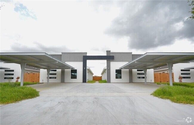 Building Photo - 1702 Angelina Dr Rental