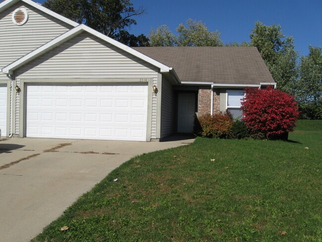 Photo - Duplex on Southside. 2bed/2bath with 2 car garage & privacy fence.