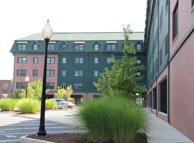 Photo - Brookview Commons East - Great Downtown Living