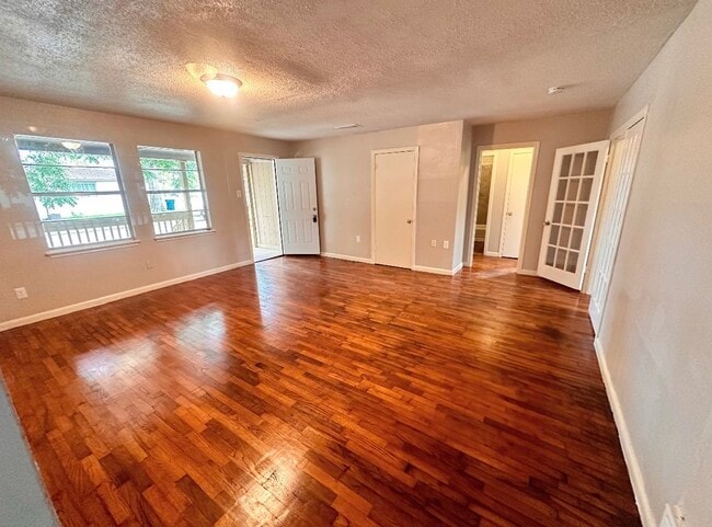 Photo - 507 N Houston Casa