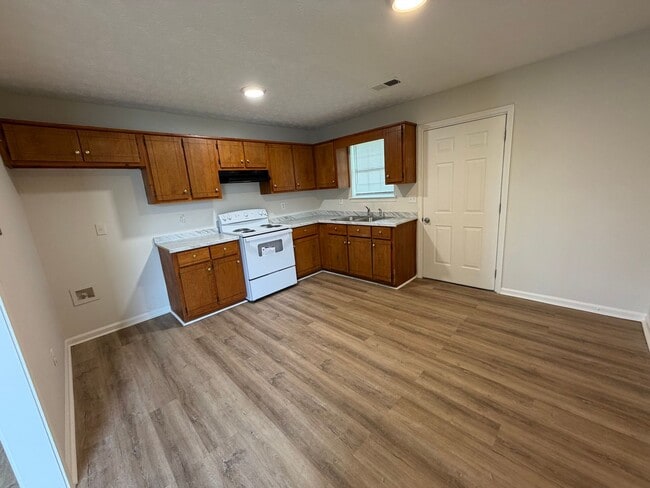 Photo - 121 Clyde Dr Unit A