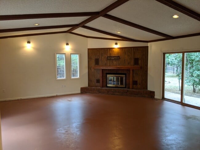 Photo - 1620 Lakeridge Ct