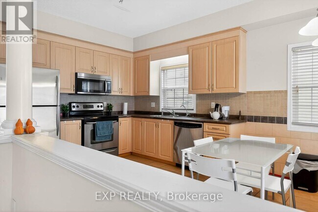 Photo - 600 Winterberry Ave