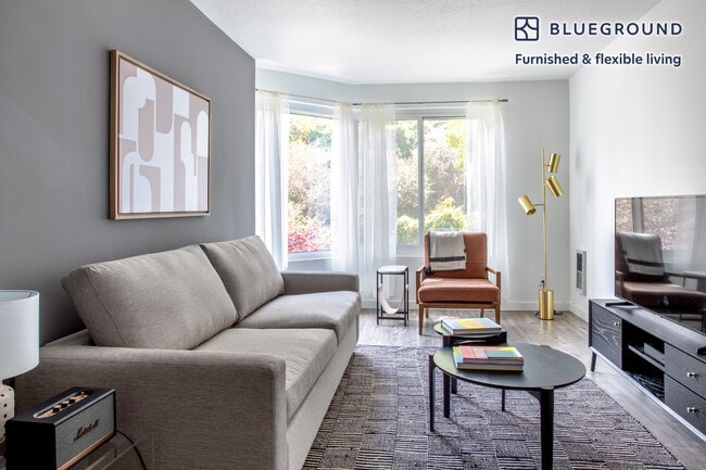 Photo - 240 Lombard St Unidad FL3-ID361