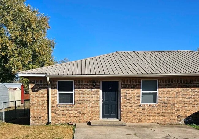 Building Photo - 111 Joy Dr Unit Joy 4 of Panama
