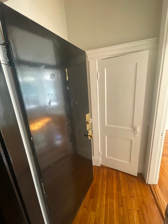 Building Photo - 38 Hemenway St Rental