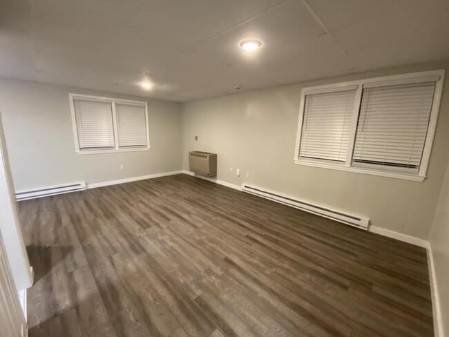 Photo - 95 E Main St