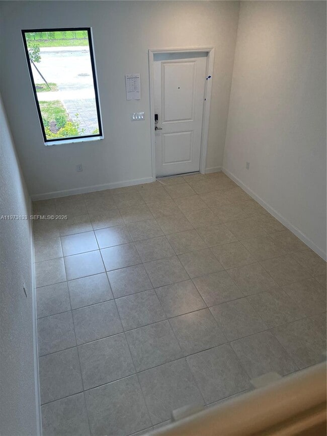 Photo - 20564 NE 5 PL