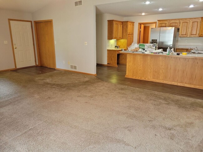 Photo - 2209 Cattail Way