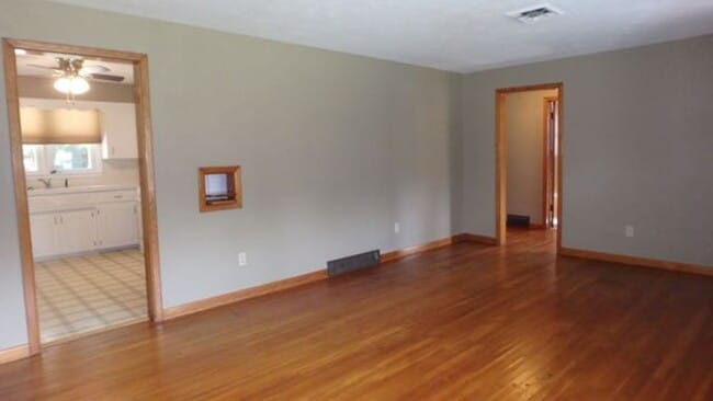 Photo - Wonderful 3 Bed 1 Bath House w/ Bonus Room!