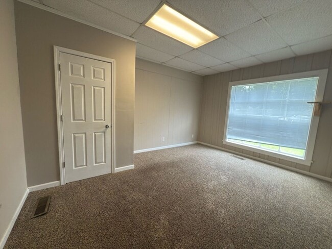 Photo - Four bedroom, two bathroom home near downt...