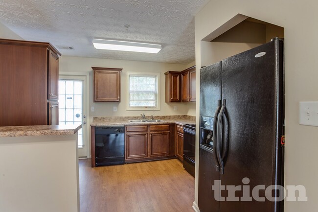 Photo - 1043 Wedgewood Ct NE