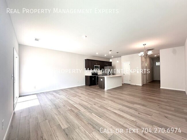 Photo - 58 Woodsdale Pl SE