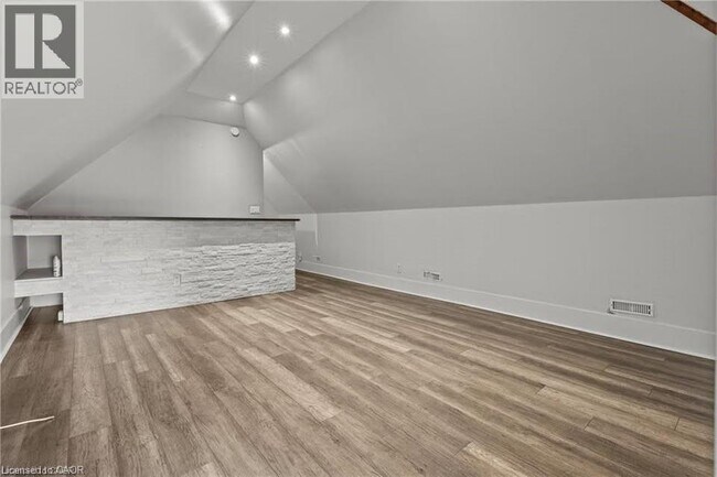 Photo - 181 West Avenue N