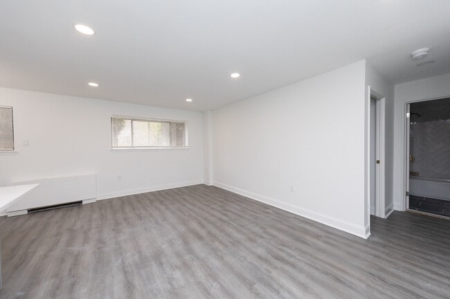 Living Area-Renovated - Park Terrace Apartments