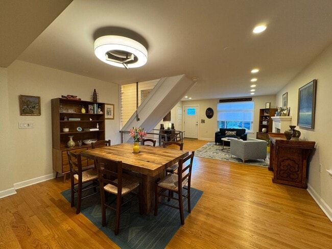 Photo - Fantastic 5 Bed 3 Bath Single Family Home ...