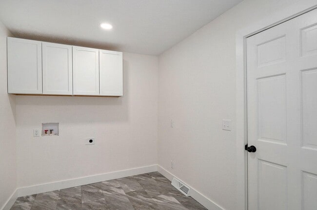 Photo - 701 Hillcrest Ave