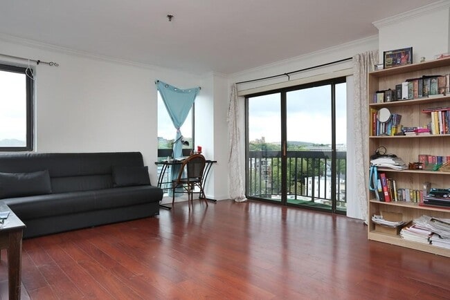 Photo - 15 N Beacon St Unidad 1003