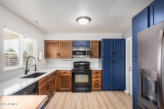 Photo - 2323 E Kathleen Rd