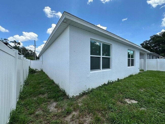 Photo - 117 Murphy St