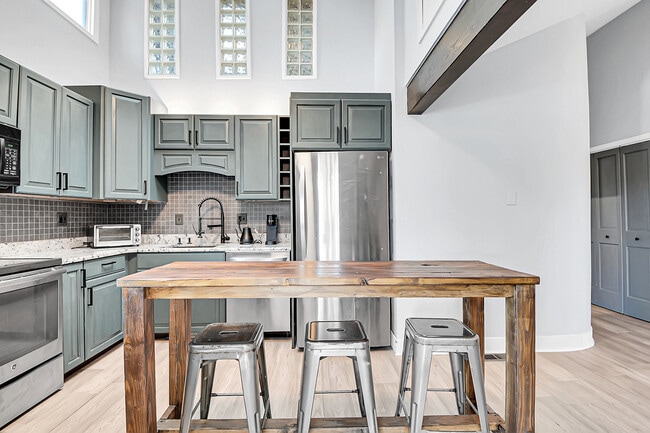 Photo - 29662 Spruce Rd