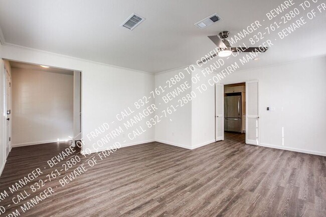 Photo - 2605 Charter Oak Dr House