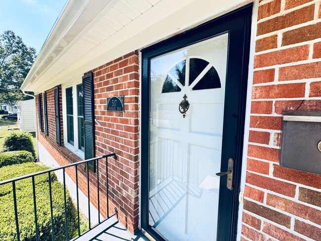 Photo - 517 Madewood Rd