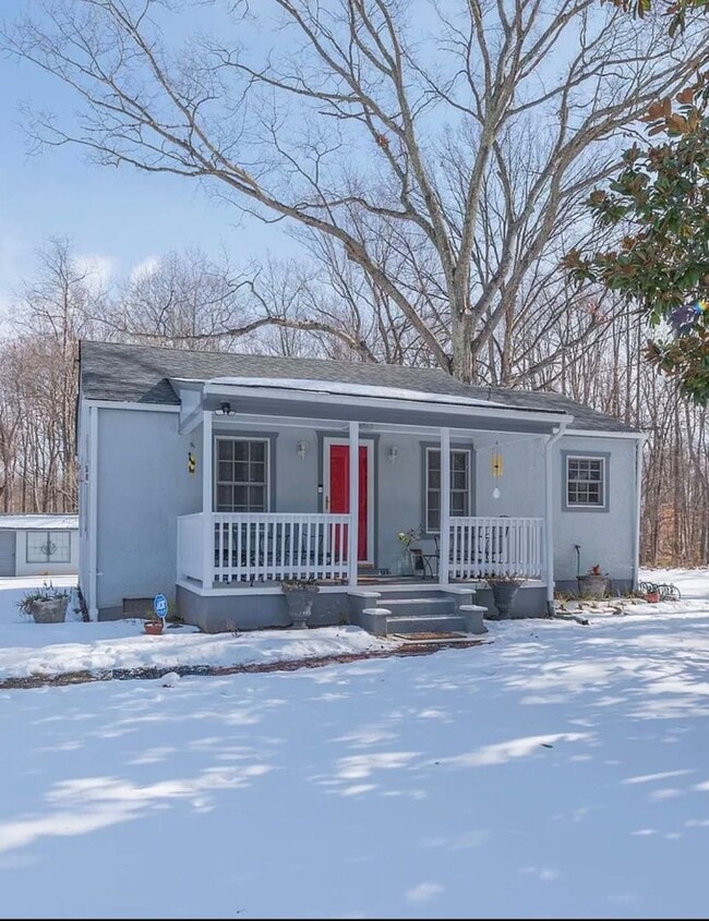 Building Photo - Charming 2 Bedroom Cottage in Free Union