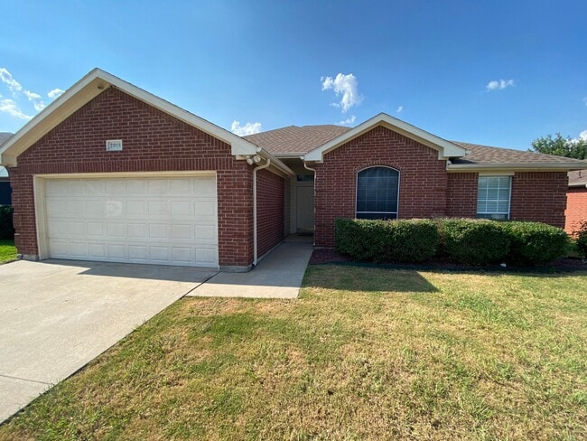 Building Photo - 2918 Hilton Head Dr