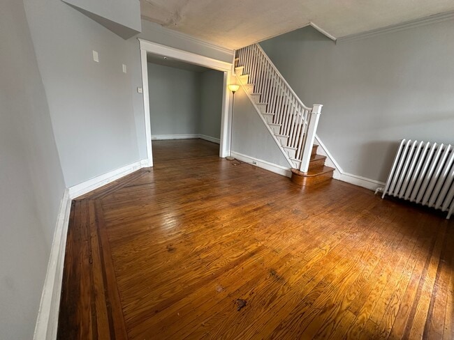 Photo - 2037 Bellevue St