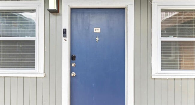 Photo - 2401 Manor Rd Unit 123