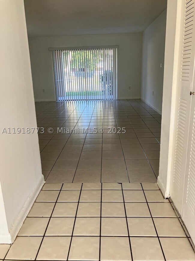 Photo - 5200 NW 31st Ave Unit 40