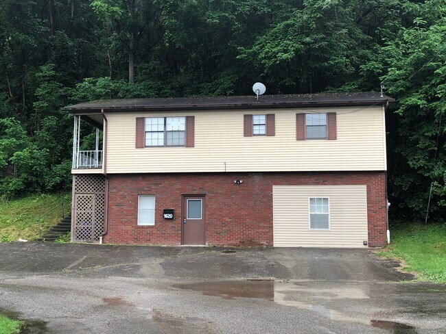 NO steps to enter 1st floor - 1620 Glen Ave Apartments Unit 1620 Lower