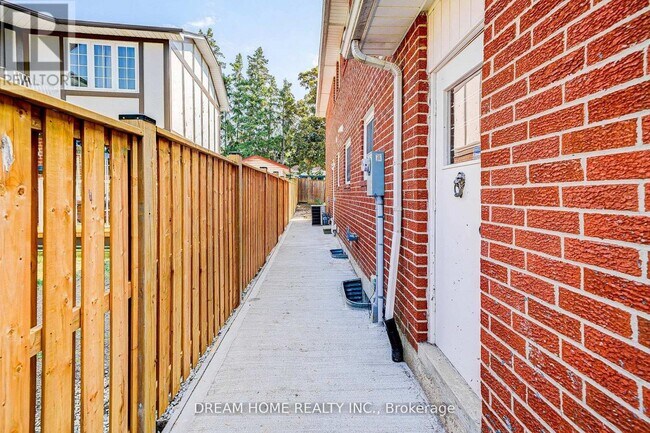 Photo - 23 Manorcrest St