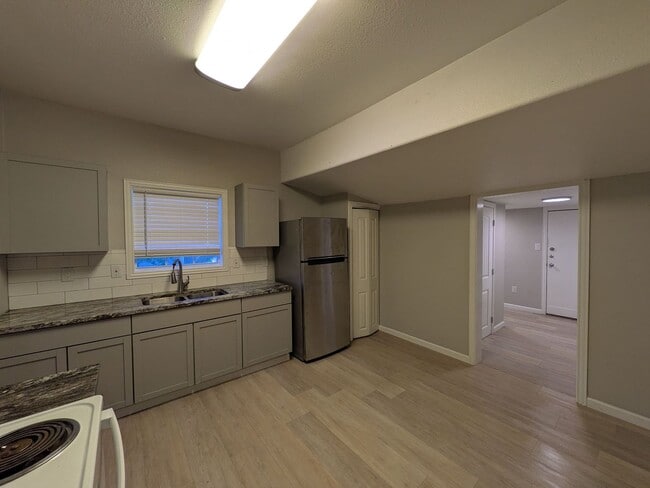 Photo - 614 Euclid St