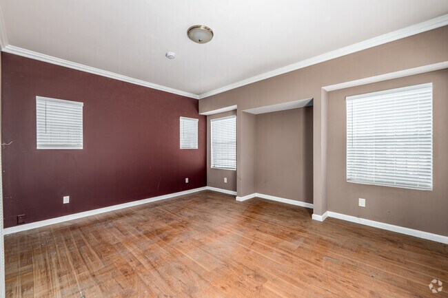1BR, 1BA - 550SF - Living Room