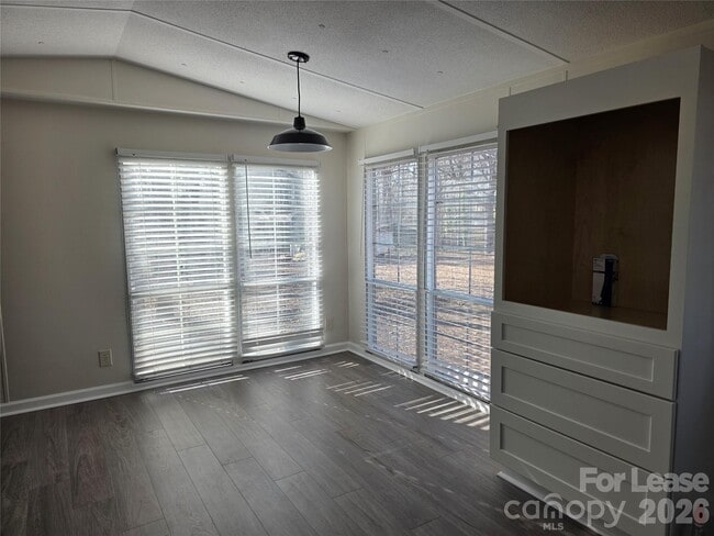 Photo - 5712 Unionville Rd