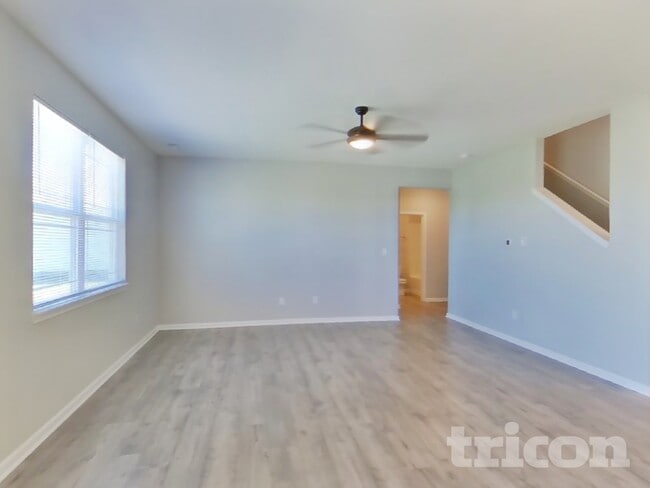 Photo - 1658 Fairmount Dr