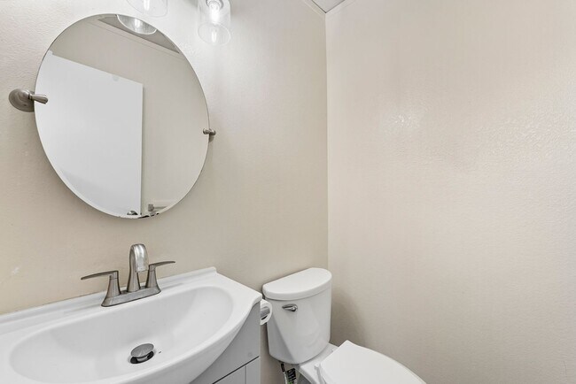 Photo - Townhouse with 3 bedrooms / 1.5 bathrooms ...