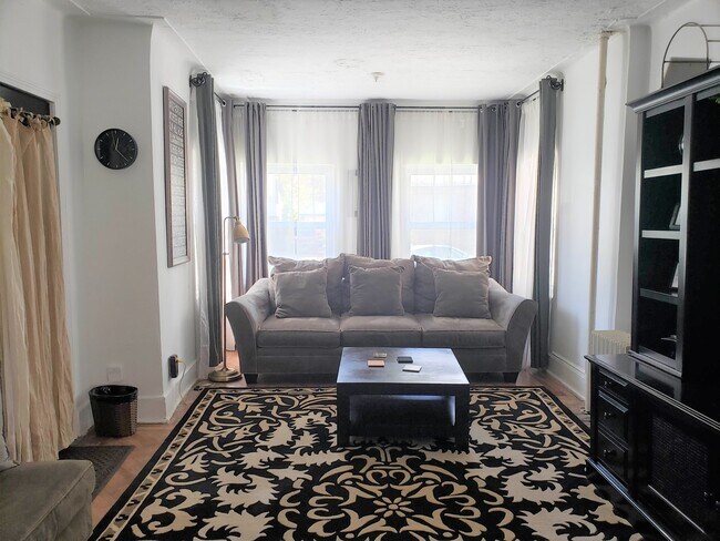 Photo - 825 E 21st St Apartments Unit 1