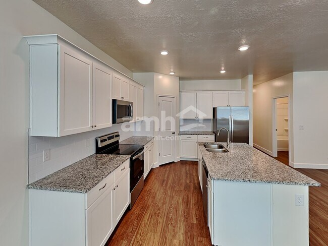 Photo - 1176 Wagon Way