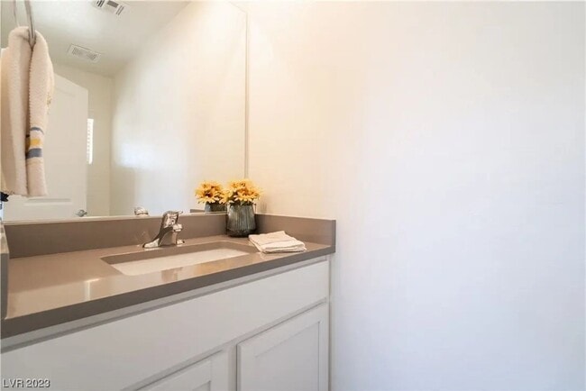 Photo - Bright, Modern 3 Bd, 3 bth, Home with Chef...