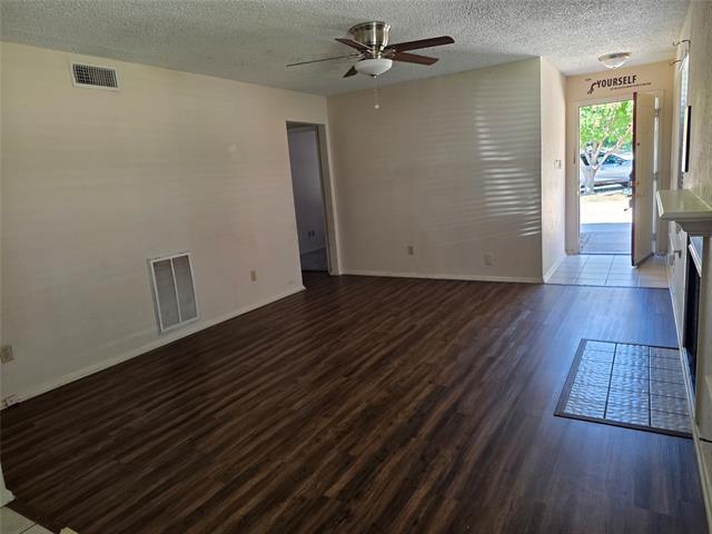 Photo - 2411 Springmont Ct