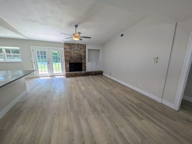 Photo - 9705 Marlborough Dr