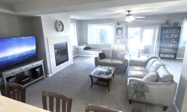 Building Photo - 7660 S Blackstone Pky Rental
