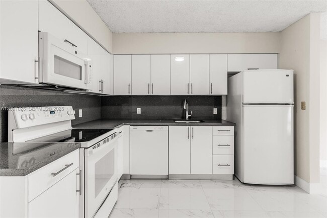 Photo - 310 SW 76th Ct Unit 1