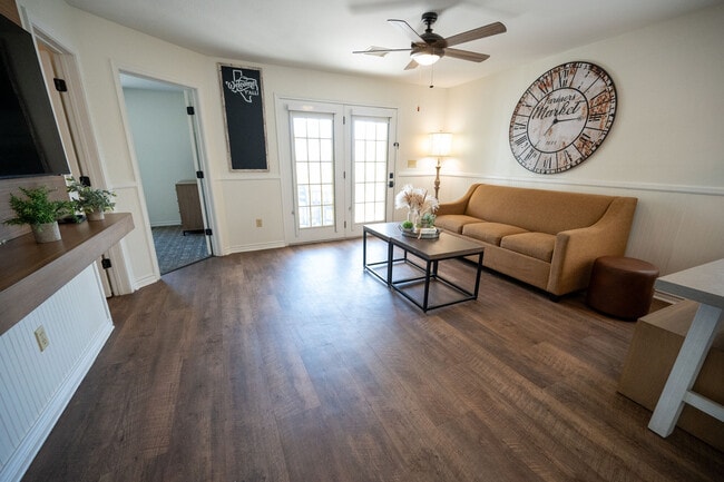 Hill Country Resort and Luxury Apartments