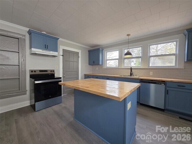 Photo - 1212 N Church St