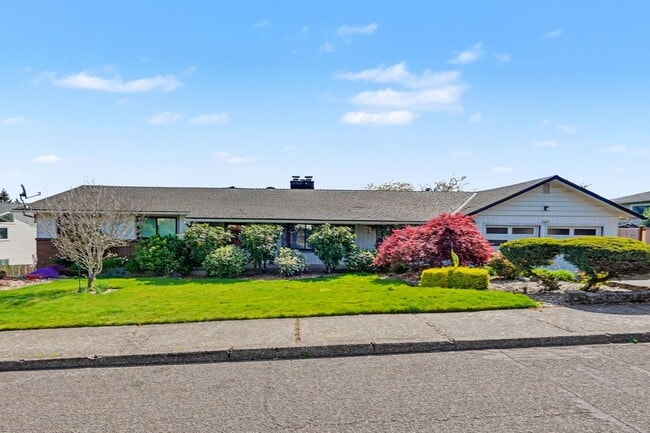Photo - 4 bed, 2 bath single-level home in quiet West Salem neighborhood!
